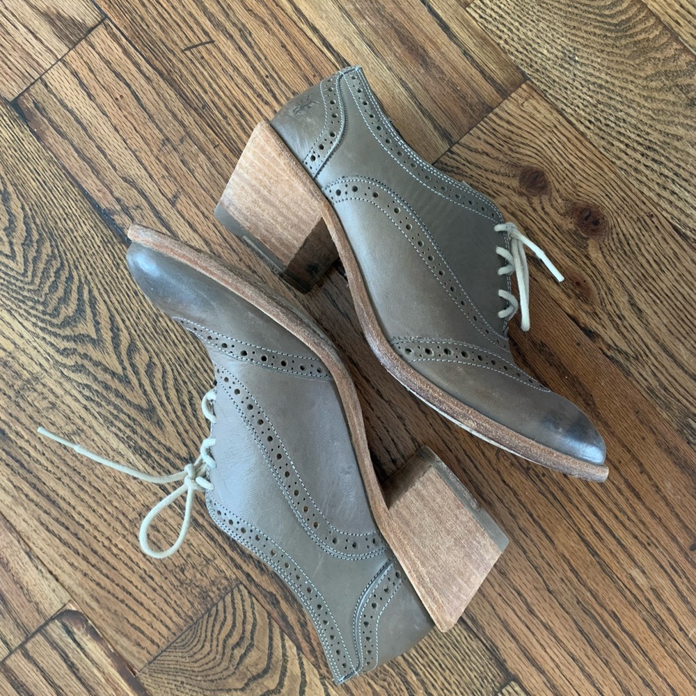 Frye Women's Gray Leather Brogue Oxford shoes